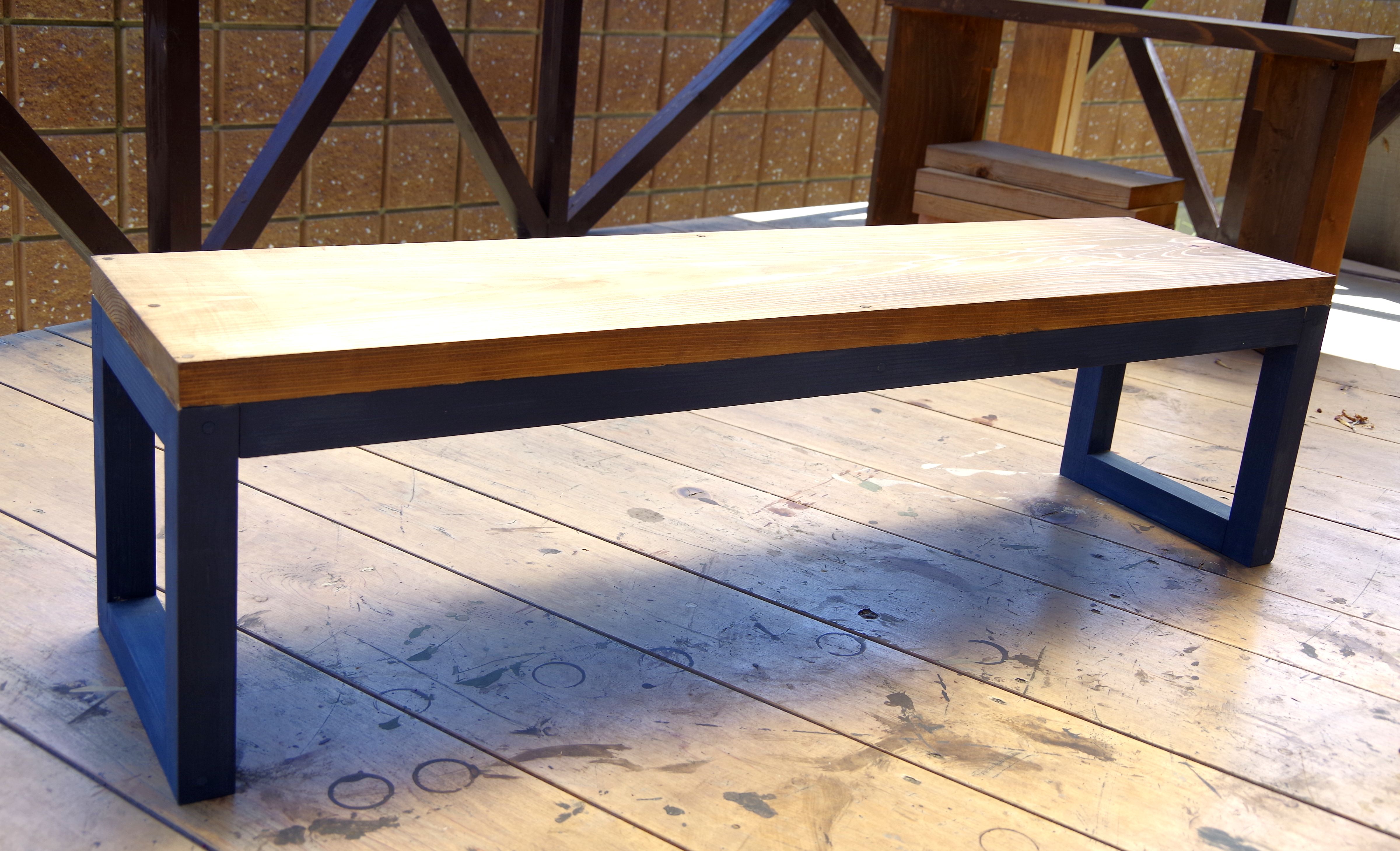 �A���e�B�[�N�J���[�x���`